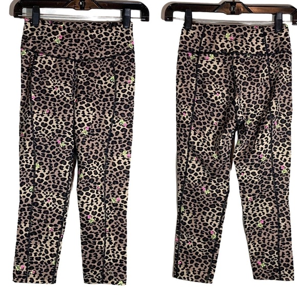Betsey Johnson Leopard Floral Rose Crop Capri Legging Tights Size XS - Picture 10 of 15